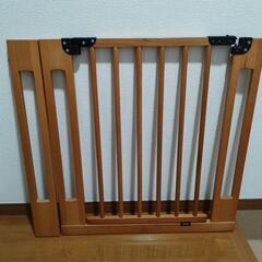 木製ゲート 取付幅74-84 cm オートクローズ機能付き ベビ...