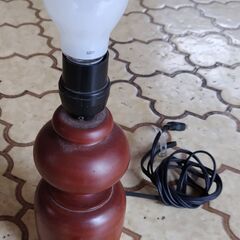 電気スタンド（かさ無し）差し上げます
