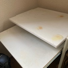 パソコンデスクの画像