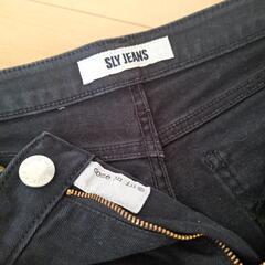 黒　スキニーパンツ　美品　の画像