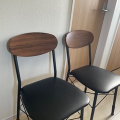 【お取引中】テーブルと椅子2脚のセットの画像