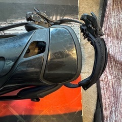 スノーボード、ビンディング、ケースの画像