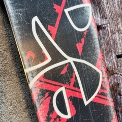 スノーボード、ビンディング、ケースの画像