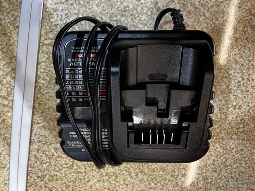【展示会セール開催中！】✨美品✨リョービ　中古充電式チェンソーBCS1800 バッテリー充電器付き　定価34,430円税込