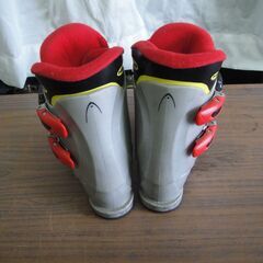 セール中につき、通常特価2,178円より半額の1,089円!　HEAD　スキー靴 CARVEX3　23～23.5cm　　スキーブーツ　ウィンタースポーツ　冬　スポーツ用品の画像