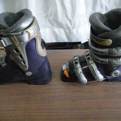 セール中につき、通常特価2,178円より半額の1,089円!　MUNARI　スキー靴　CYBERTECH970　23～23.5cm スキーブーツ　ウィンタースポーツ　冬　スポーツ用品の画像