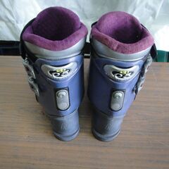 セール中につき、通常特価2,178円より半額の1,089円!　NORDICA　スキー靴　23～23.5cm　PURE OVERLAP　スキーブーツ　ウィンタースポーツ　冬　スポーツ用品の画像
