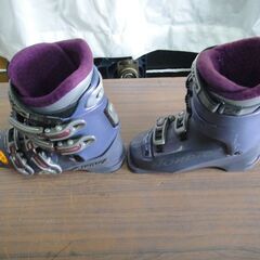セール中につき、通常特価2,178円より半額の1,089円!　NORDICA　スキー靴　23～23.5cm　PURE OVERLAP　スキーブーツ　ウィンタースポーツ　冬　スポーツ用品の画像