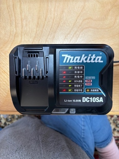 マキタの充電器売ります。