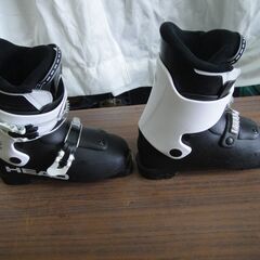 セール中につき、通常特価6,578円より2割引の5,262円!　HEAD　スキー靴　21～21.5cm Z2　スキーブーツ　ウィンタースポーツ　冬　スポーツ用品の画像