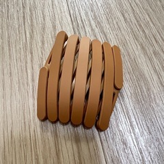 『値下げ』カチューシャ　折りたたみタイプ　ベージュの画像