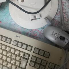 パソコン 用液晶ディスプレイの画像