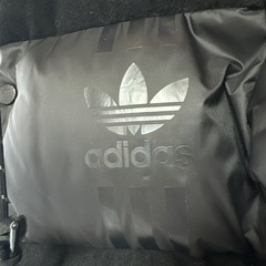 adidas 羽毛ダウンの画像