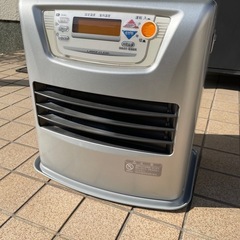 古い　石油ファンヒーター
