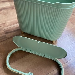訳あり新品ゴミ箱の画像