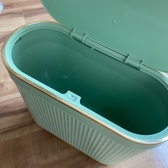 訳あり新品ゴミ箱の画像
