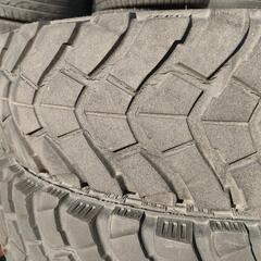 6.50R16ジムニーなどマッドタイヤジオランダーMT４本の画像