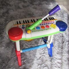 電子ピアノの画像