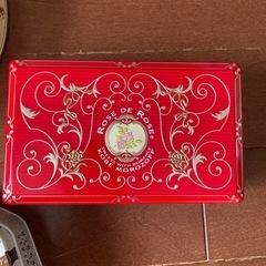お菓子の空き缶3個セットの画像