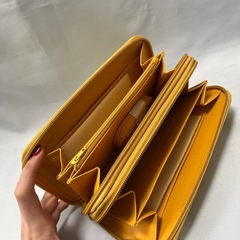 本革財布 イエロー 多機能 大型 ファスナー式の画像