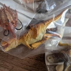恐竜のフィギュア　チョコラザウルス各種