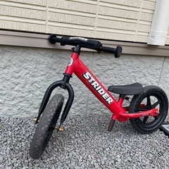 【お話中】ストライダー　赤　自転車