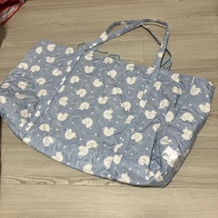 ふとん入れ　掛け布団の画像