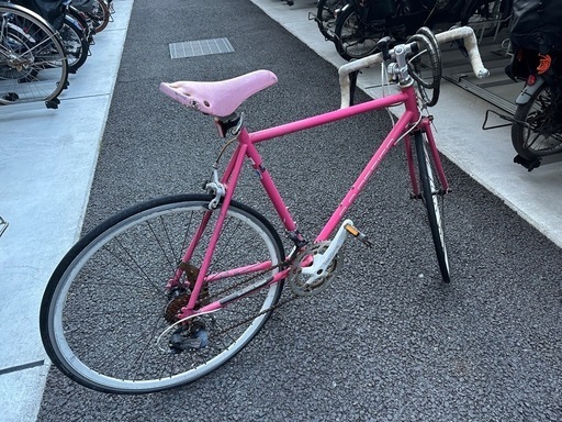 ピンクのロードバイク