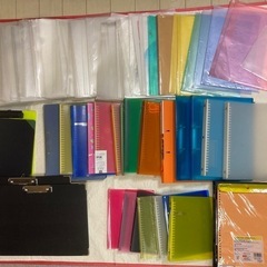 無料☆大量文具(中古)まとめて引き取り希望＊
クリアファイル・バ...