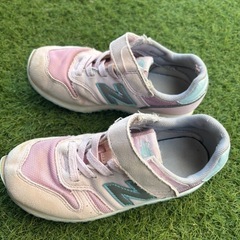 ニューバランス 19cm 子ども靴の画像