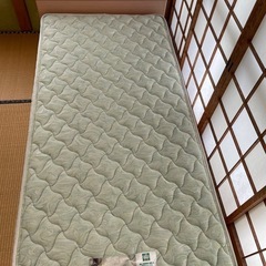 シングルベッド
