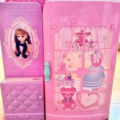 リカちゃん ハウス・ドレスルーム 人形3体と小物の画像