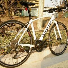 【引取限定】GIANT エスケープRX3 2022年モデル 中古 SHIMANOシフター2×9=18速 Sサイズ白の画像