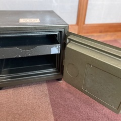 【昭和レトロ】金庫 鍵、開け方の紙ありの画像