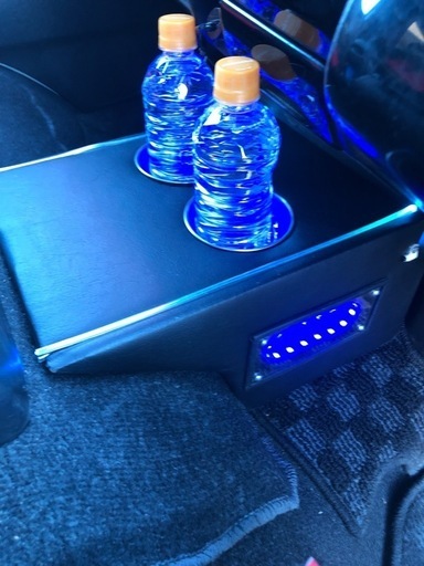 ハイエースドリンクホルダー引き取り限定