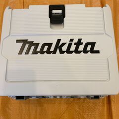 ［お取引相手決定］マキタ(Makita) 充電式インパクトドライバ 18V2Ah バッテリ2本・充電器・ケース付 MTD002D