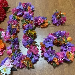 フラダンス　レイ、髪飾りなどの画像