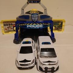 パトカーおもちゃ