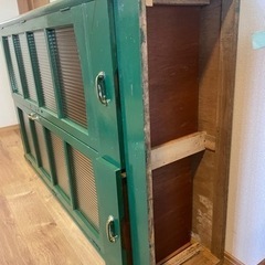 取引決定)昭和レトロ　波ガラスの本棚の画像