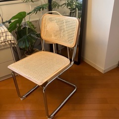 ラタンチェアの画像