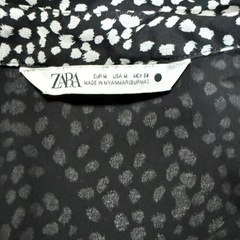 ZARA⭐︎MからL⭐︎ブラック⭐︎ライン綺麗なサラッと素材のワンピース⭐︎未使用に近いの画像