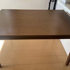 ダイニングテーブル