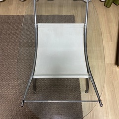ガラステーブルの画像