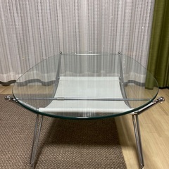 ガラステーブルの画像