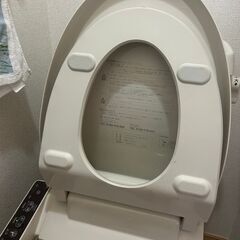 即決　温水便座　2023年製 ウォッシュレット　箱 取説有り リクシル　暖かい　温かい　お尻に優しい　いぼ痔対策　中川区　中古動作品　早い者勝ち！の画像