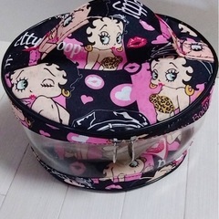【未使用品】化粧品バック&キーホルダーの画像