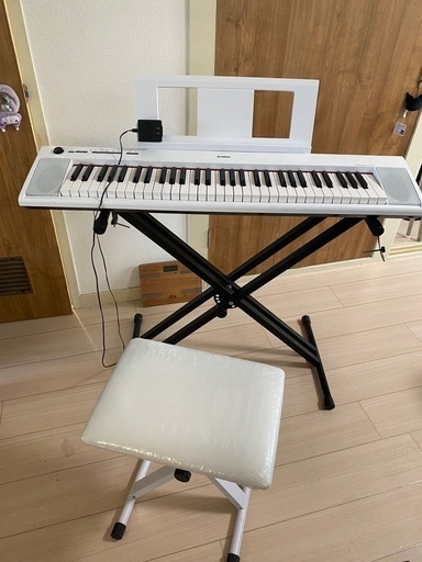 ヤマハ61鍵キーボードスタンド、椅子付き！