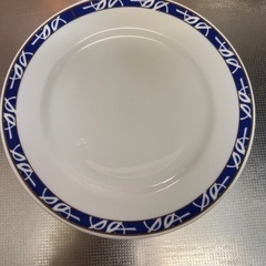 サンローランのお皿