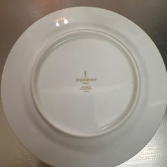 サンローランのお皿の画像