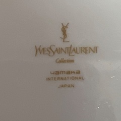 サンローランのお皿の画像